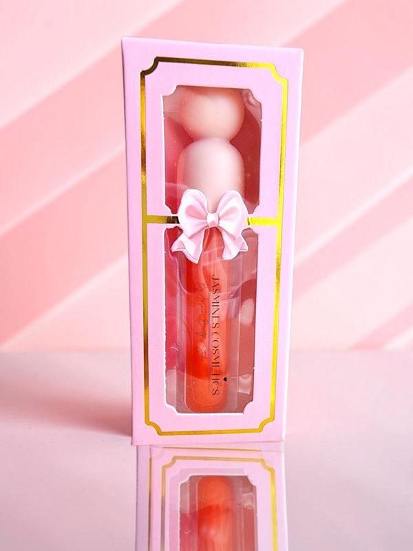 Stay Glassy with Coral Liquid Lipgloss