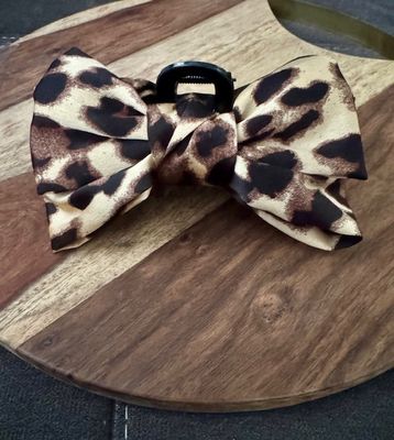 Leopard Bow Clip