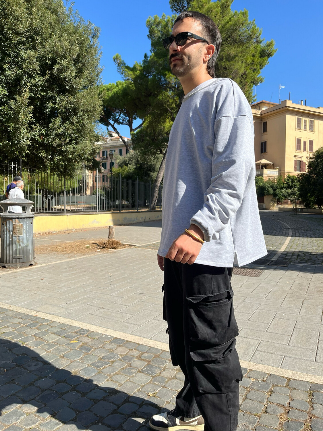 Paulie Felpa, Colore: Grigio