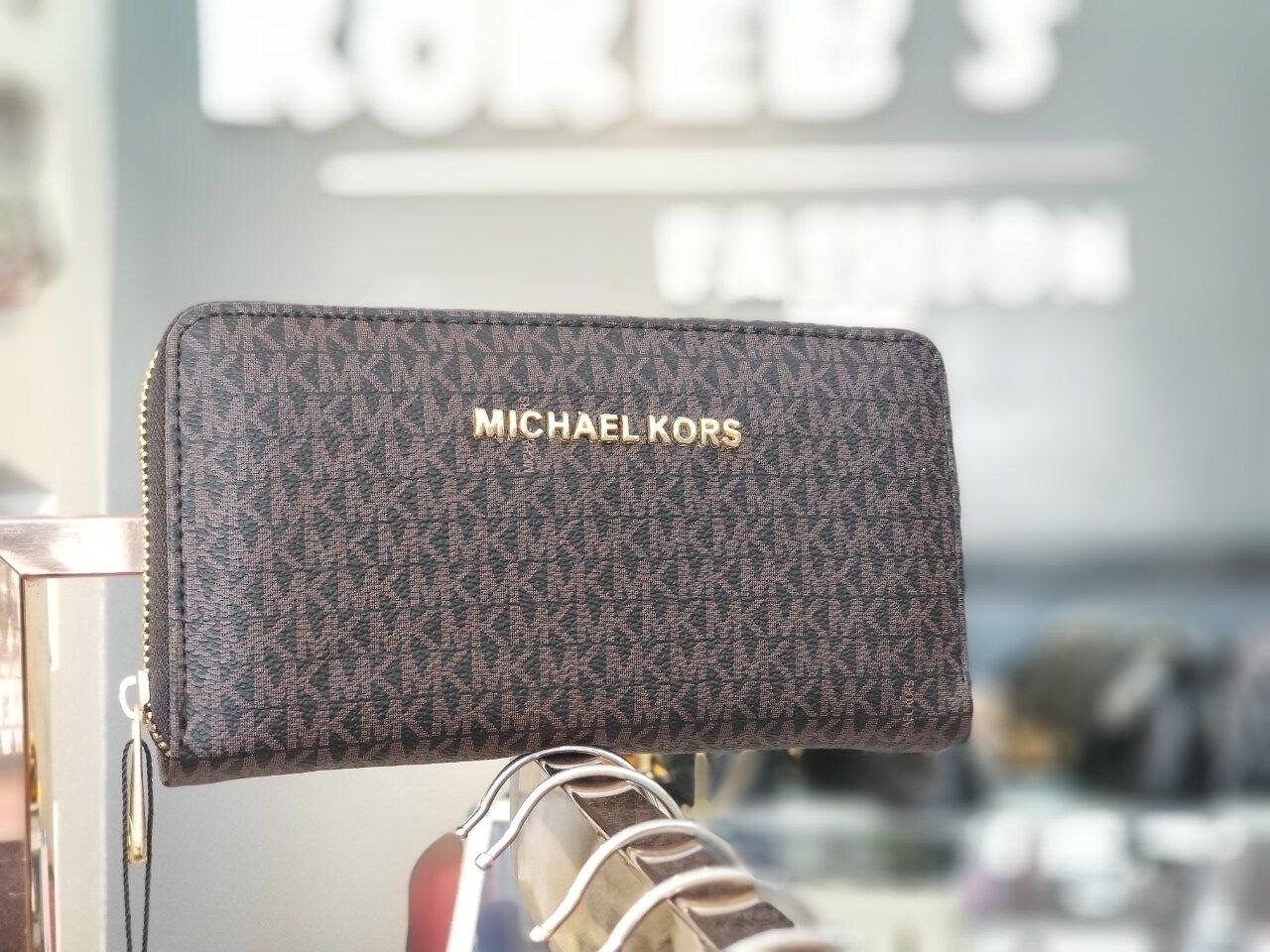 Micheal Kors patterned wallet