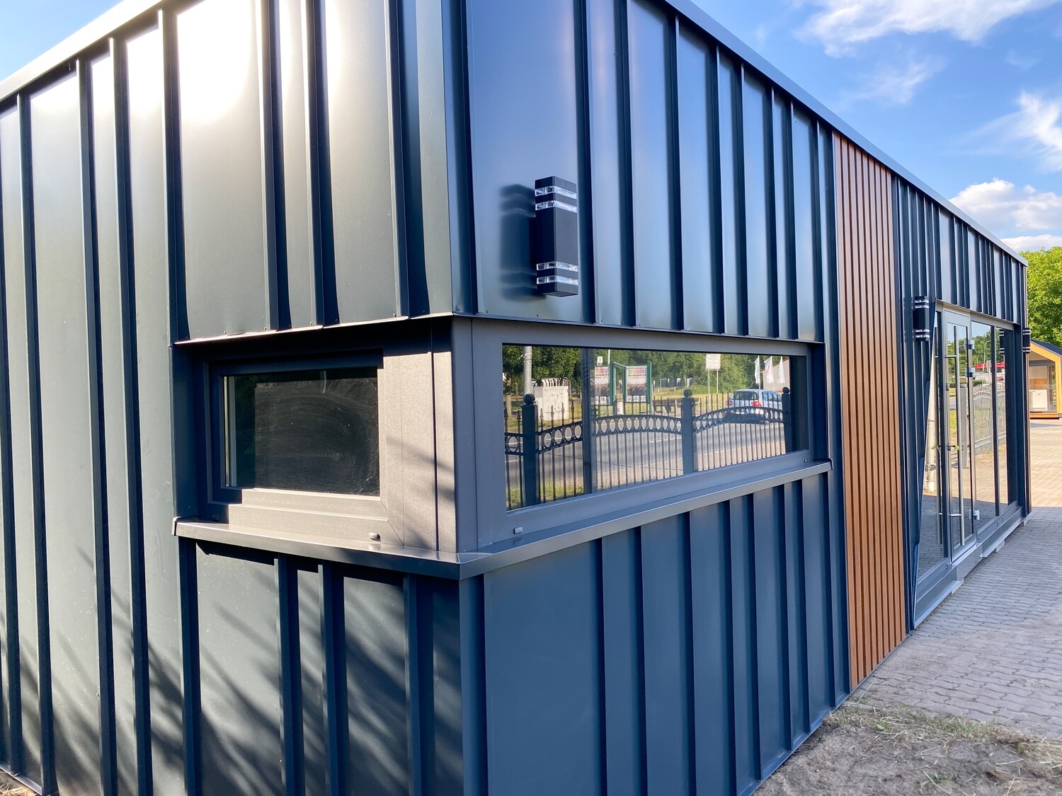 Tiny House / Ferienwohnung 10,00 x 3,00 m – Die Container