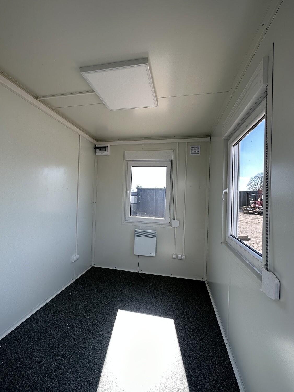 Bürocontainer 3,00 x 2,44 – Die Container
