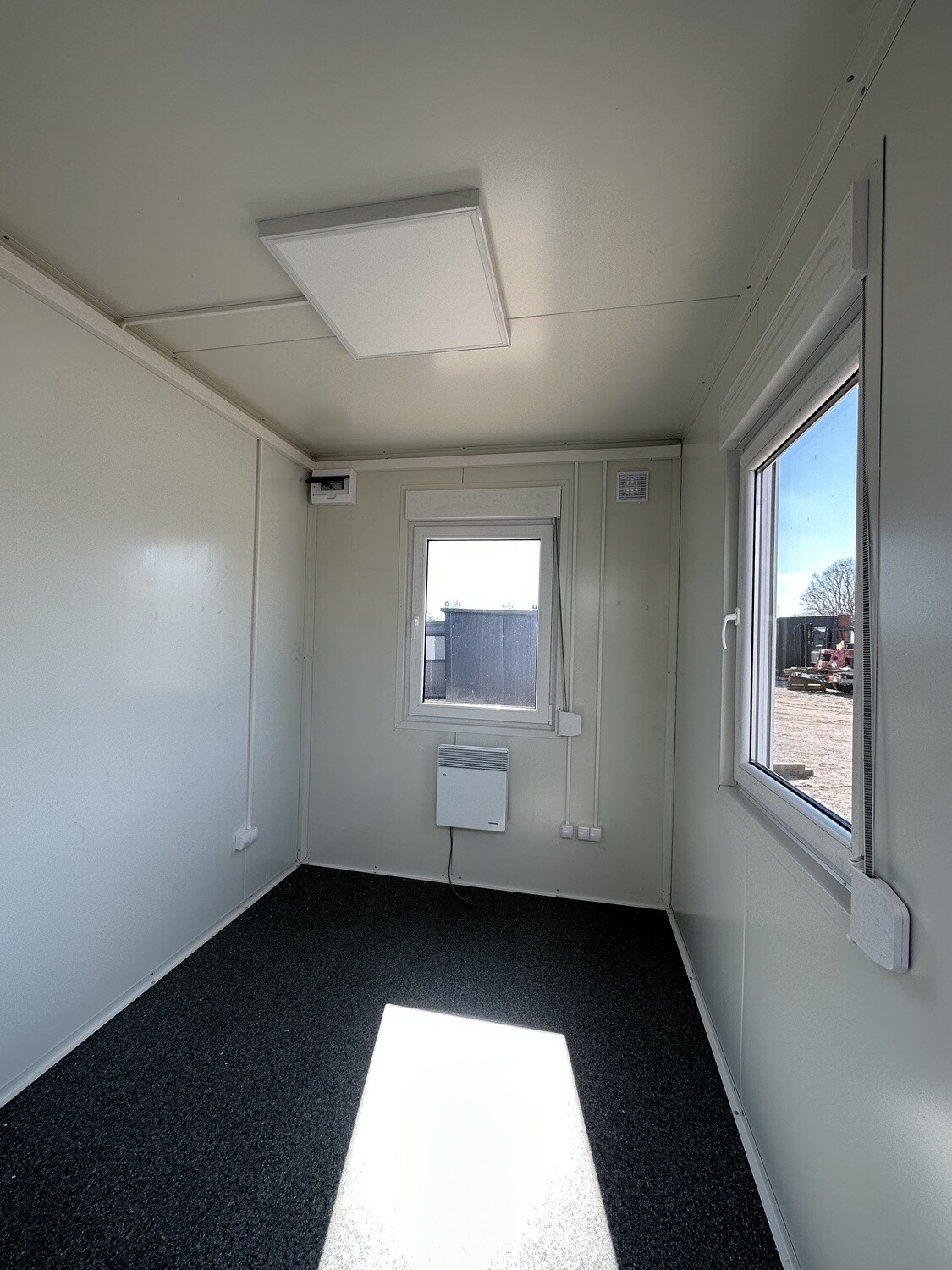 Bürocontainer 3,00 x 2,44 – Die Container