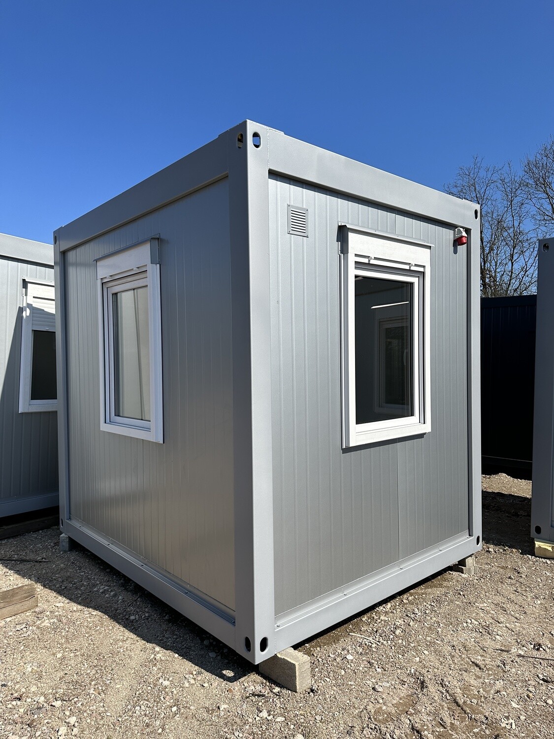 Bürocontainer 3,00 x 2,44 – Die Container