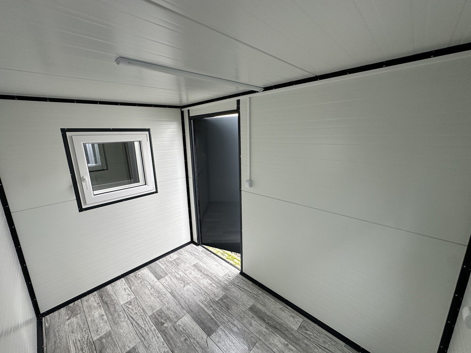 Bürocontainer 3,00 x 2,00 m – Die Container