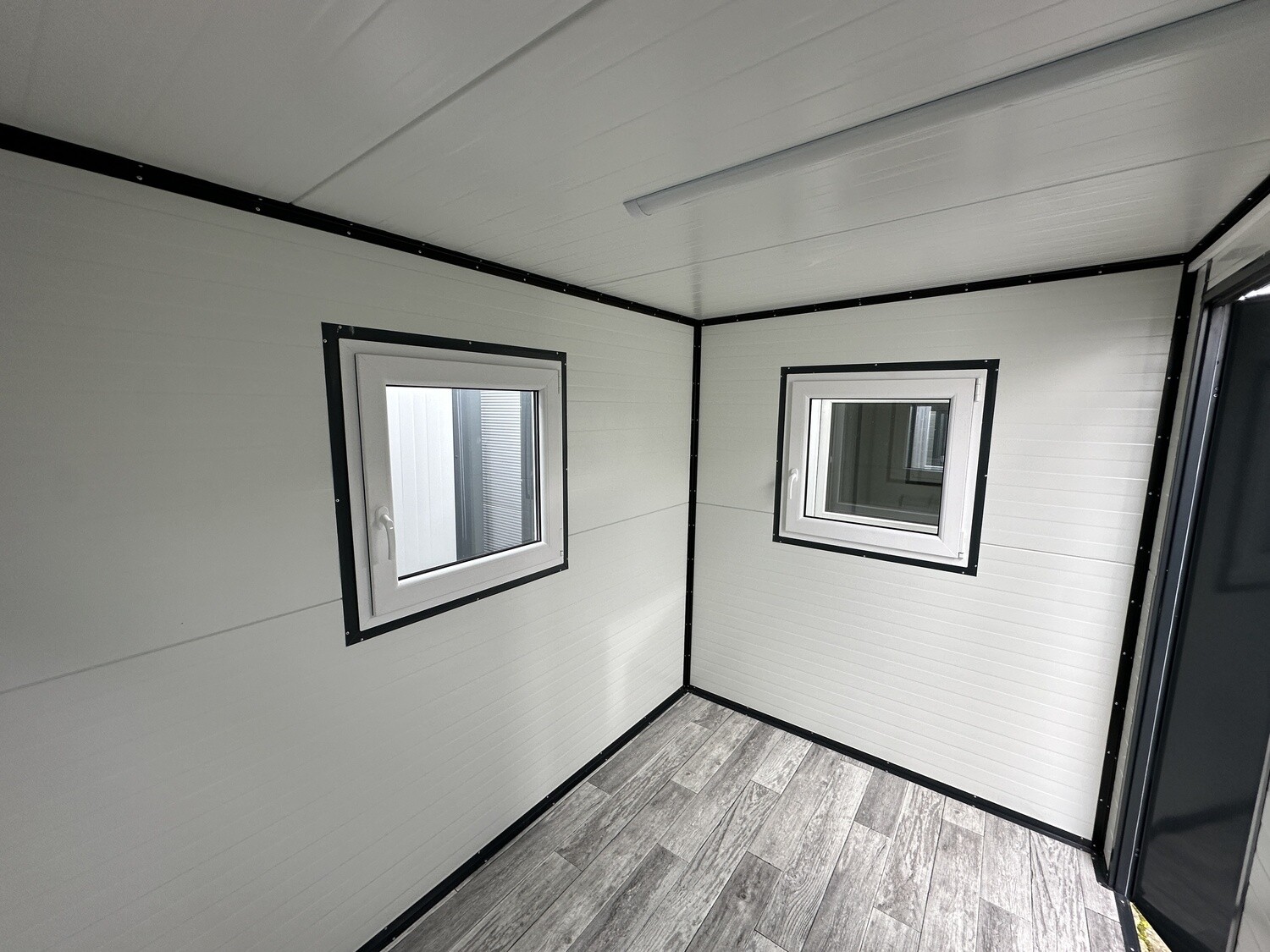 Bürocontainer 3,00 x 2,00 m – Die Container