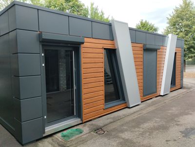 Bürocontainer 10,00 x 6,00 m Typ Dublin – Die Container