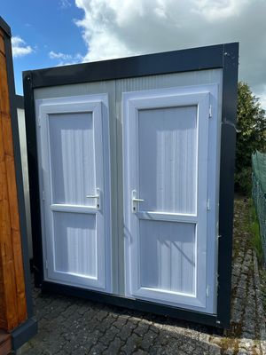 Sanitärcontainer mit Doppel-WC 2,20 x 1,30 m – Die Container