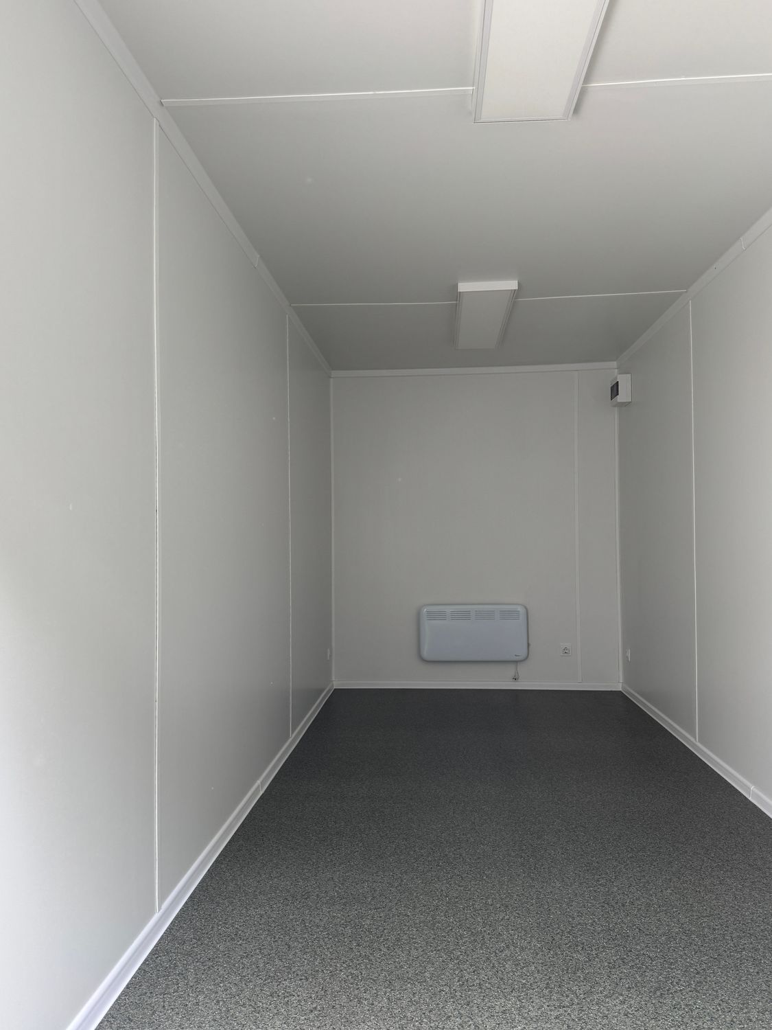 Lagercontainer 6,00 x 2,44 mit zweiflügeliger Tür – Die Container