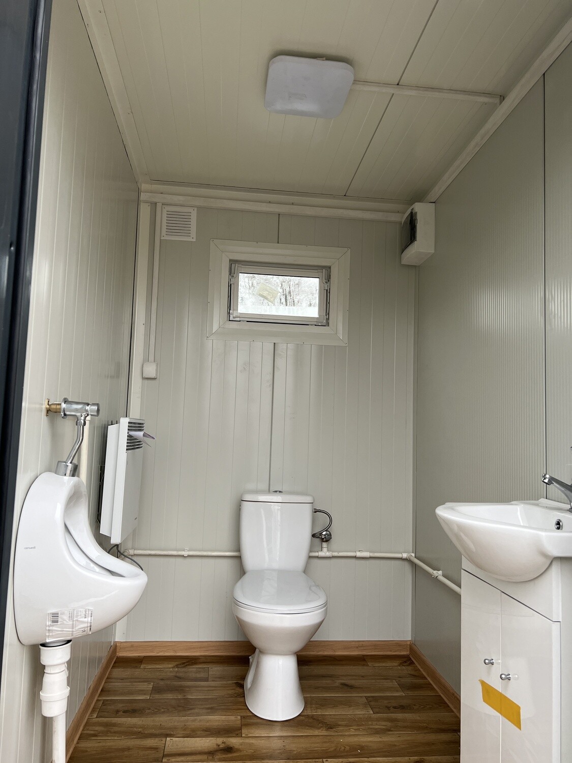 3,00 x 2,00 m Doppel-WC Container mit Fäkalientank – Die Container