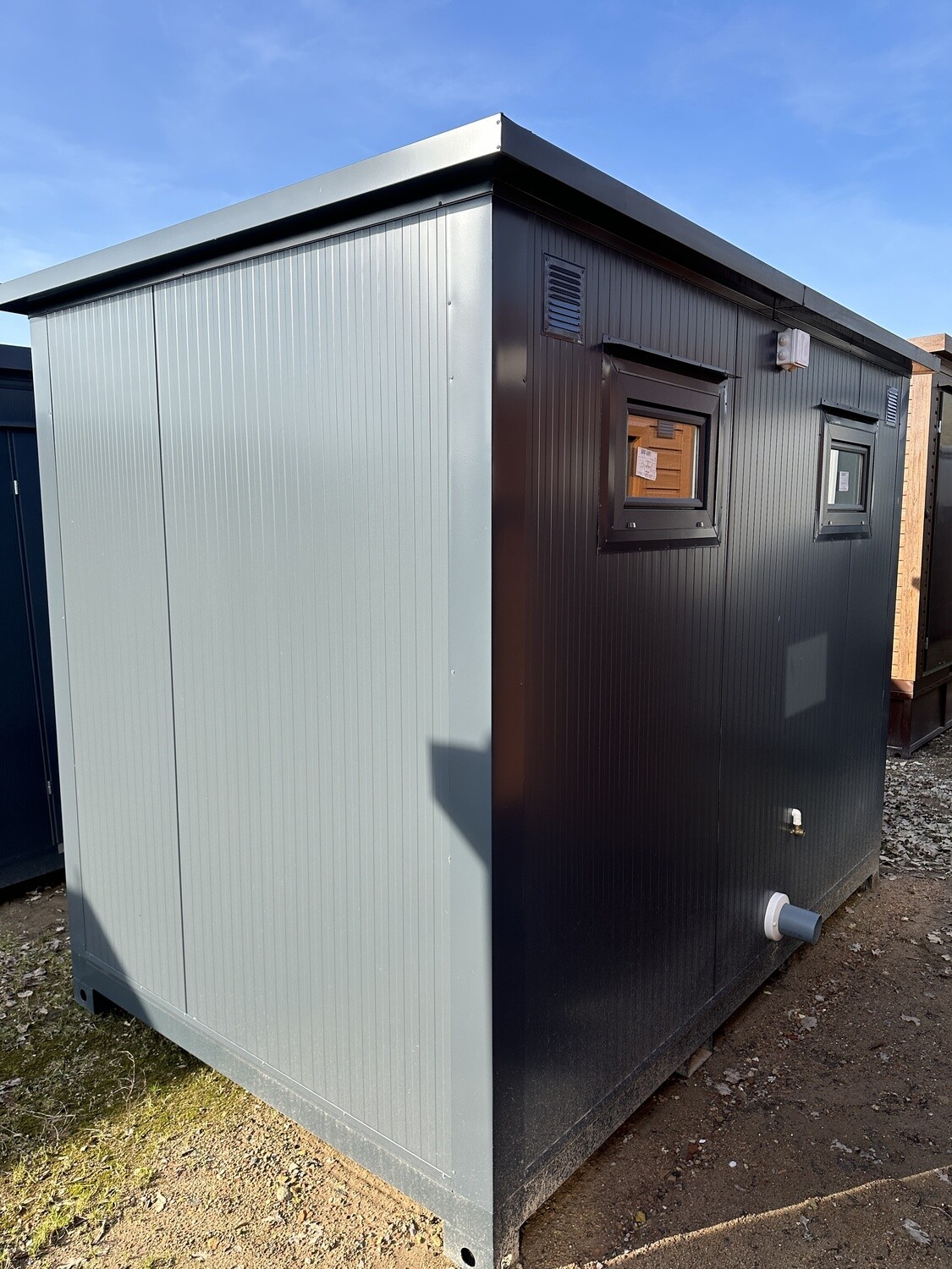 3,00 x 2,00 m Doppel-WC Container – Die Container
