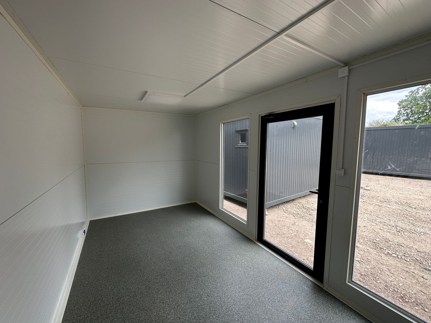 Bürocontainer 6,00 x 2,80 m – Die Container
