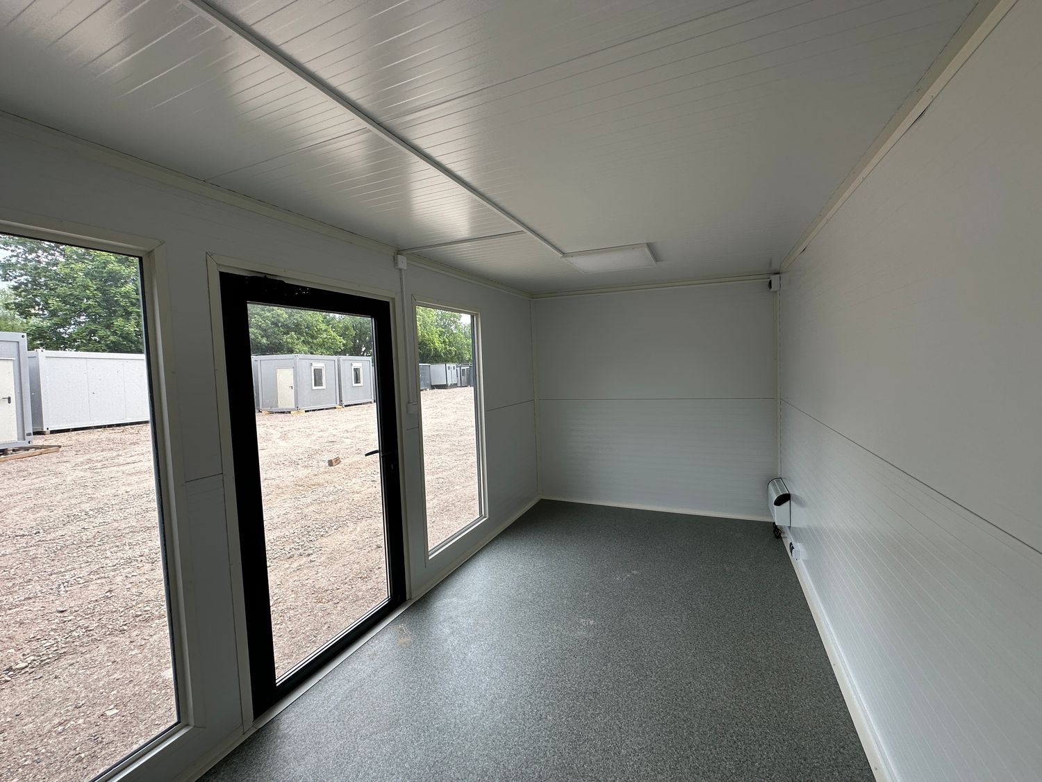 Bürocontainer 6,00 x 2,80 m – Die Container