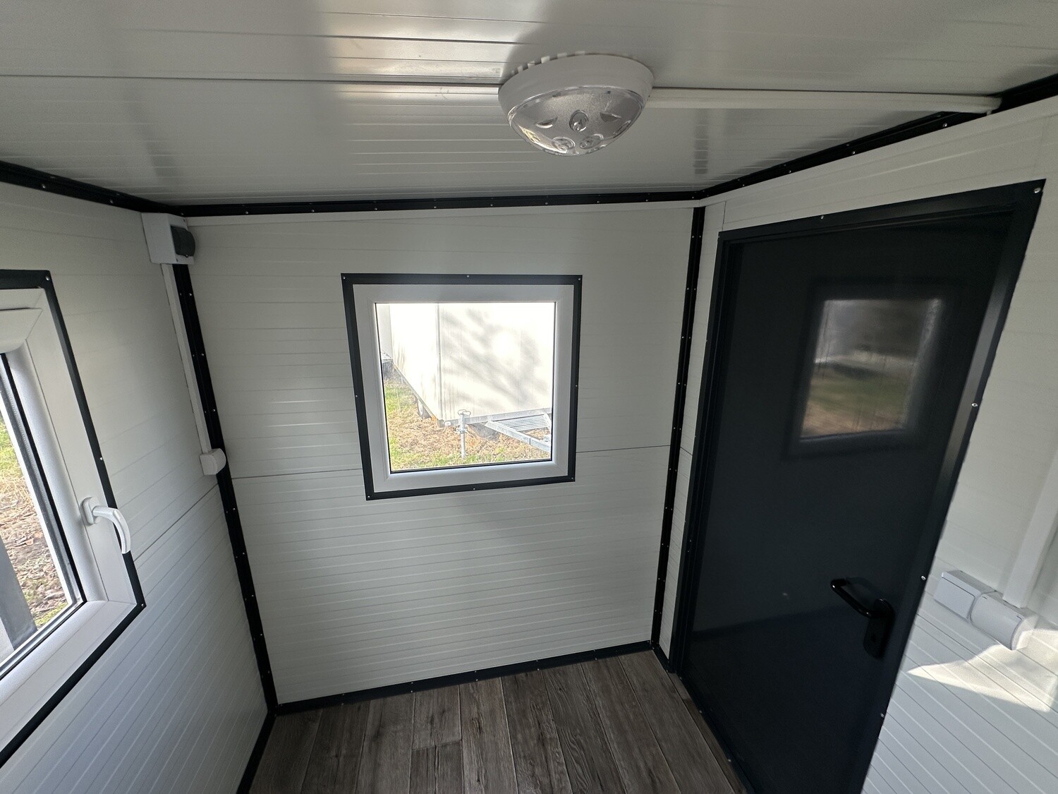 Bürocontainer 2,00 x 2,00 m – Die Container