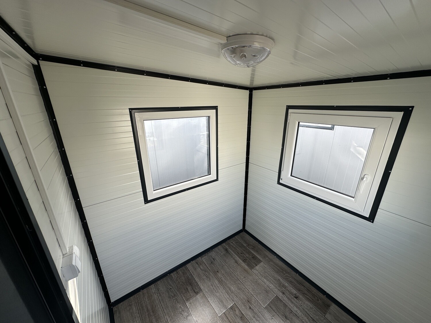 Bürocontainer 2,00 x 2,00 m – Die Container