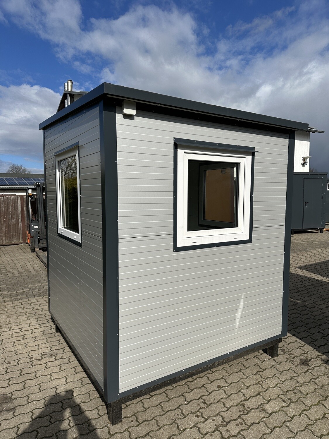 Bürocontainer 2,00 x 2,00 m – Die Container