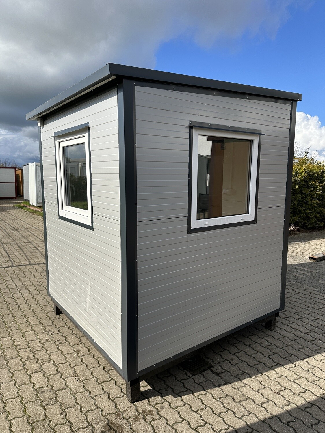 Bürocontainer 2,00 x 2,00 m – Die Container