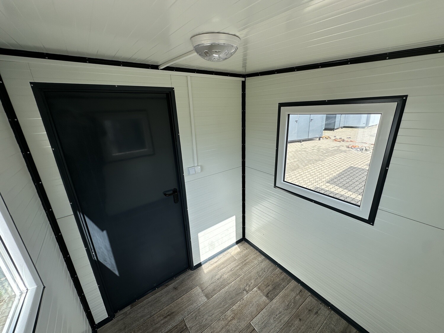 Bürocontainer 2,00 x 2,00 m – Die Container