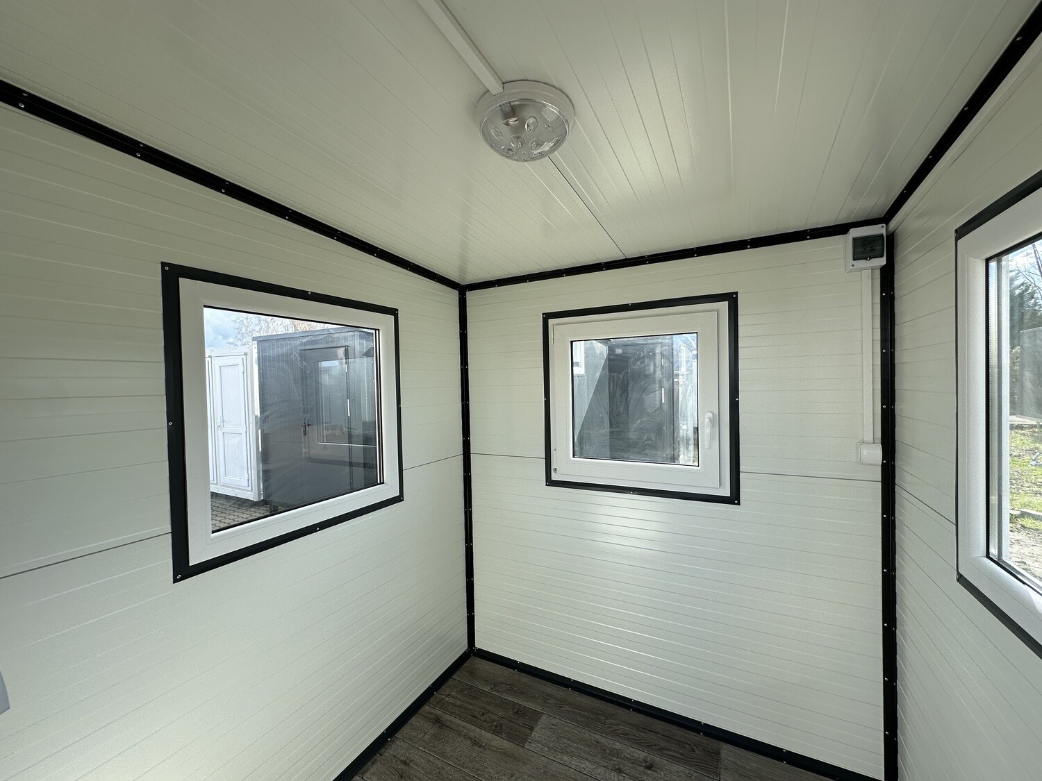 Bürocontainer 2,00 x 2,00 m – Die Container