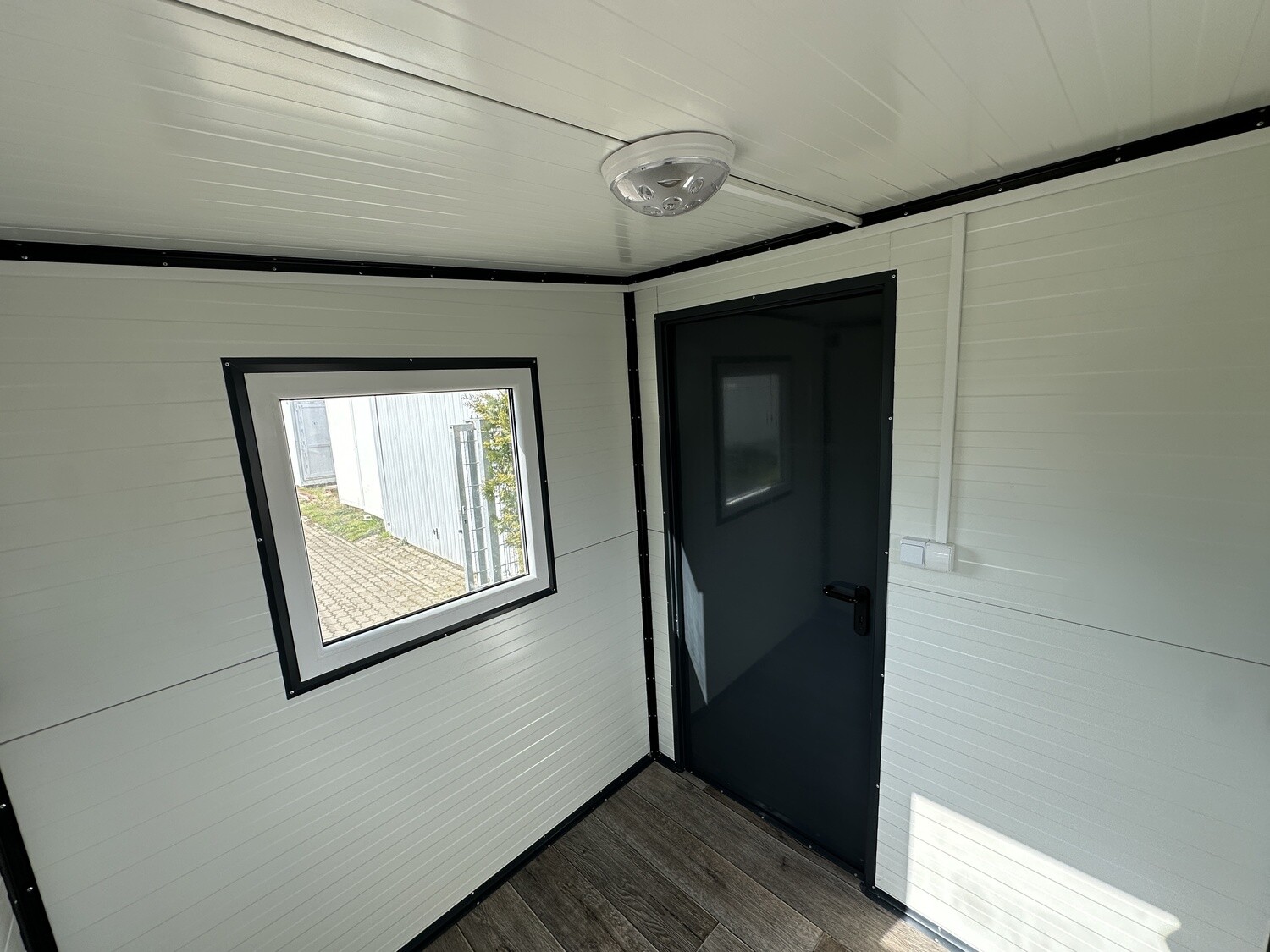 Bürocontainer 2,00 x 2,00 m – Die Container