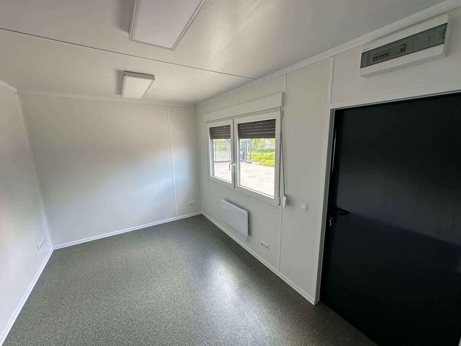 Wohncontainer 6,00 x 3,00 m mit Küchenzeile, Toilette und Dusche – Die Container