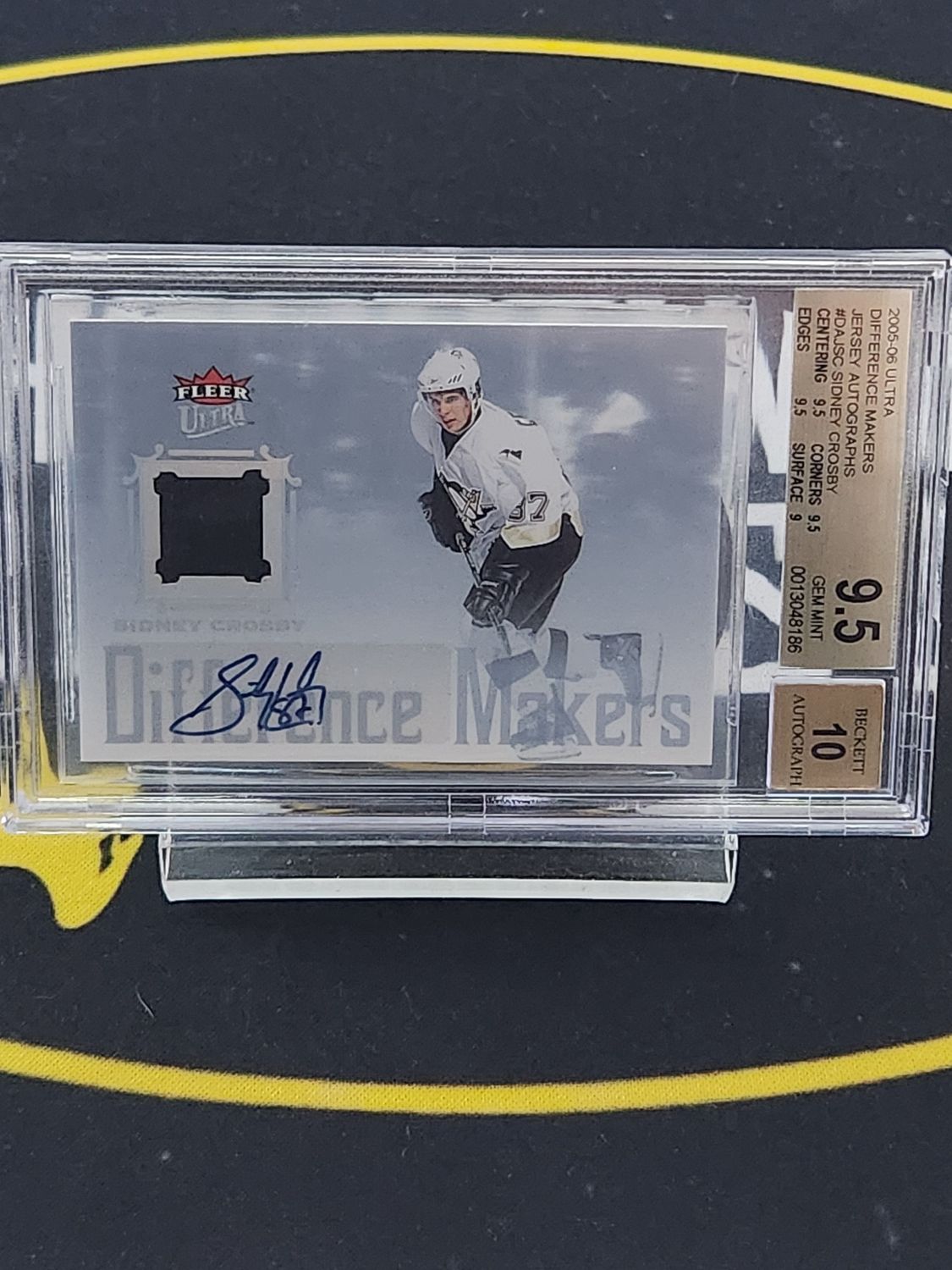 2005-06 Fleer Ultra Difference Makers Jersey Autographs /10 Sidney Crosby BGS 9.5 AUTO 10