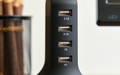 Xtech  XTA-195 4-port USB power charging station