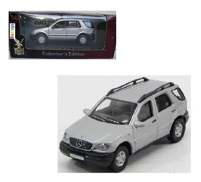 Road Signature Diecast Model Mercedes Benz M Class 1/43 scale new in pack