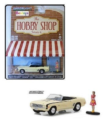 Greenlight Diecast Model Car Hobby Shop Chevy Chevrolet Camaro SS 1969 + woman figure 1/64 scale new in pack