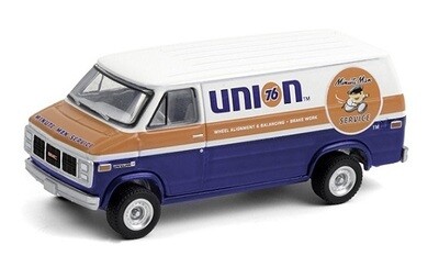 Greenlight Blue Collar GMC Vandura 2500 Panelvan 1987 "Union 76"
