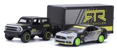 Maisto Diecast Model Car Design Series Team Hauler Ford Bronco 2021 + Ford Mustang GT 2015 + enclosed trailer