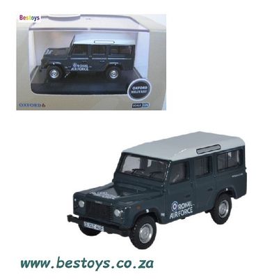 Oxford Diecast Model Car DEF013 Land Rover Defender 110 Military &quot;Royal Airforce&quot; 1/76 OO railway scale