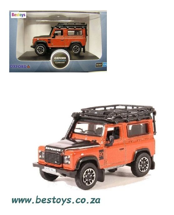 Oxford Diecast Model Car LRDF008AD Land Rover Defender 90 Stationwagon Adventure Series 1/76 OO railway scale