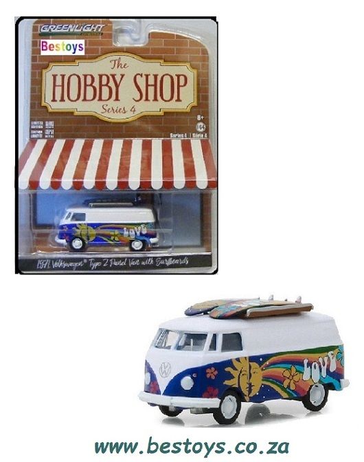 Greenlight Hobby Shop VW Volkswagen Kombi Panelvan 1971 + Surfboards 1/64 scale