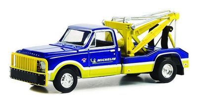 Greenlight Dually Chevy Chevrolet C 30 Wrecker Tow Truck 1967 "Michelin" 1/64 scale