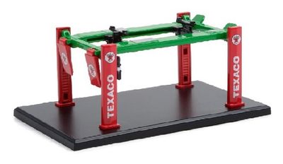 Greenlight Diecast Model Accessory Diorama Garage Workshop Four Post Lift "Texaco" 1/64 scale