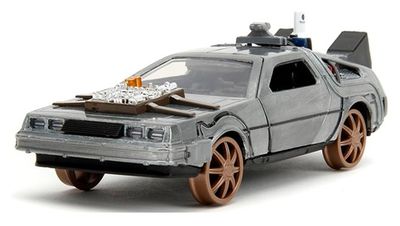 JADA 34786 Hollywood Delorean Time Machine with rail wheels Back to the Future 3