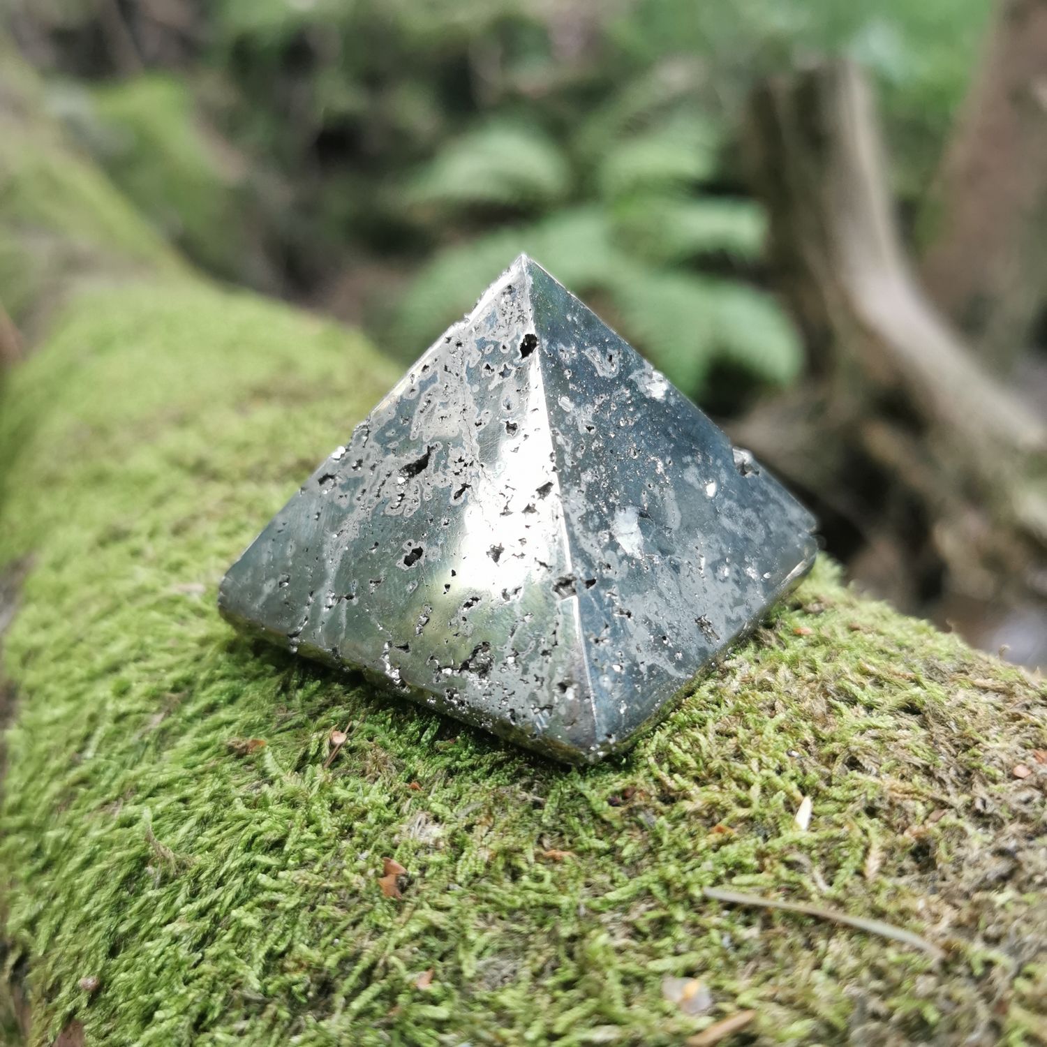 Pyrit Pyramide - Edelsteine, Heilsteine, Mineralien