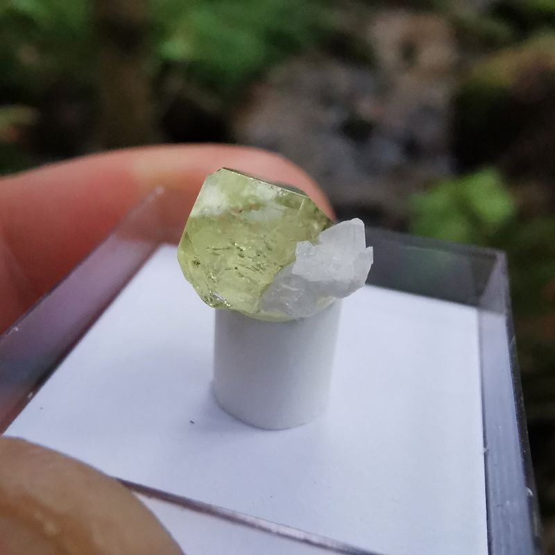 Seltener Brasilianit-Kristalle, Mineralien, Edelsteine, Rohsteine