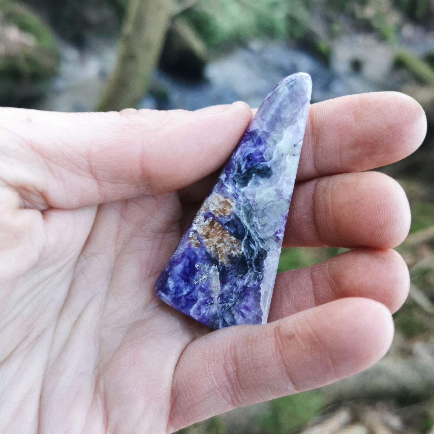 *seltener* Charoit- Mineralien, Kristalle, Edelsteine, Heilsteine