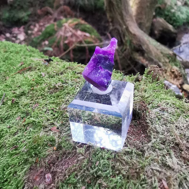 Sugilith *sehr selten *- Rohsteine, Mineralien, Kristalle