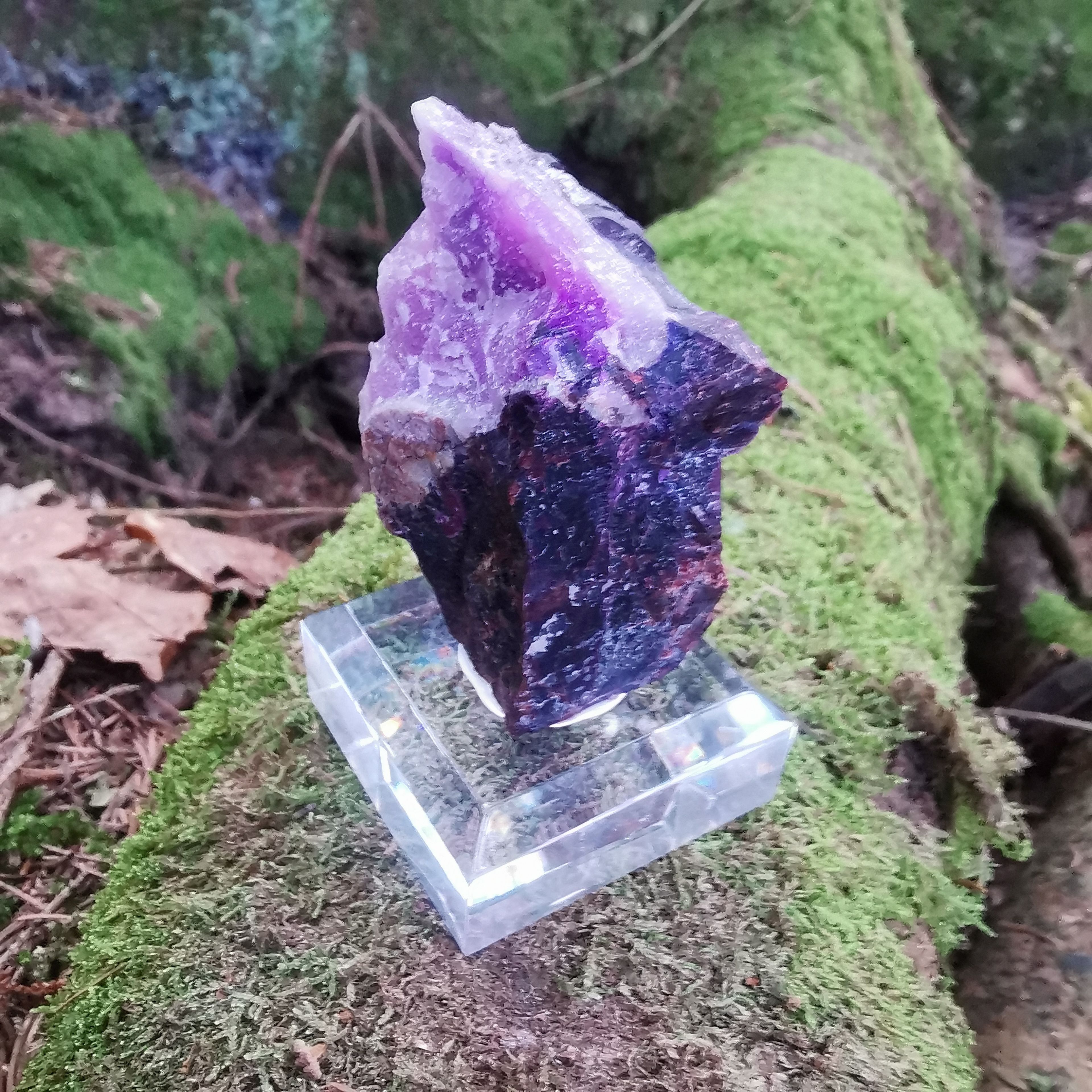 Sugilith *sehr selten *- Rohsteine, Mineralien, Kristalle