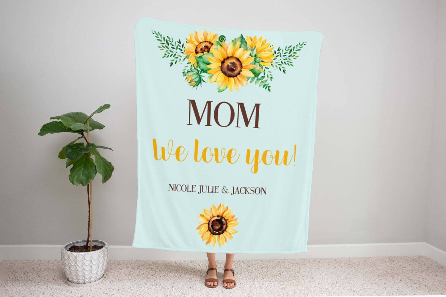 Customized We Love Mom Sunflower Blanket, Mothers Day Gift, Mom Blanket Christmas Gift For Mom Personalized Mom Blanket, Custom Name Blanket