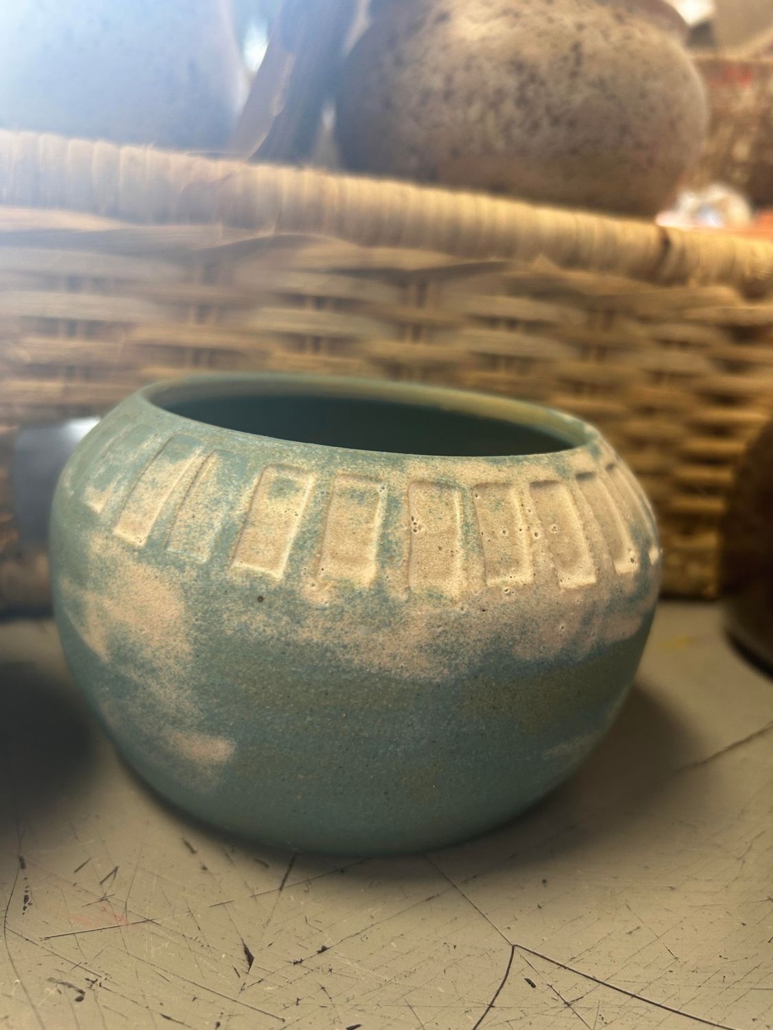 Sam&#39;s Pottery: 017 Sky blue Pot with ridges 5 inch