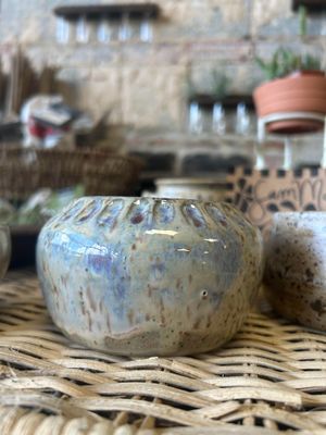 Sam&#39;s Pottery: 014 Speckled Tan and Purple 4in pot with ridges