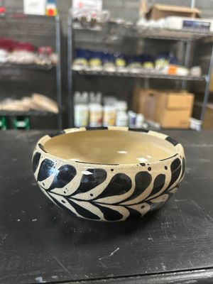 Sam&#39;s Pottery: 008 Hand Painted  6inch