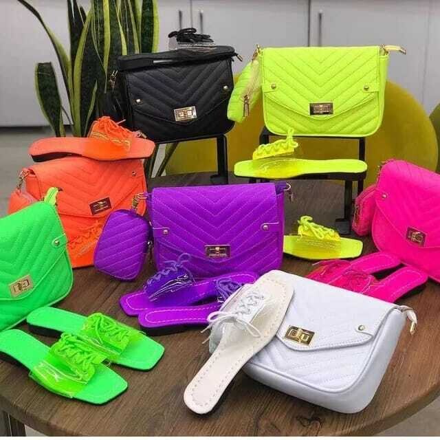 Women handbags,slippers,come&#39;s with the complete set,3 pieces.