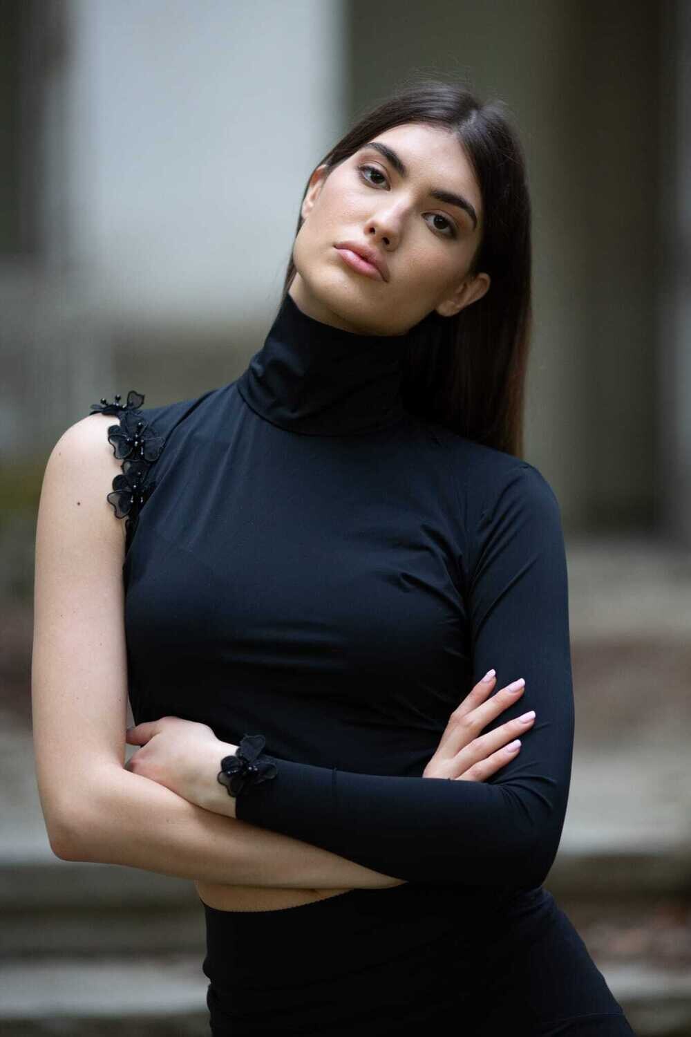 TOP ASIMETRIČNOG IZGLEDA