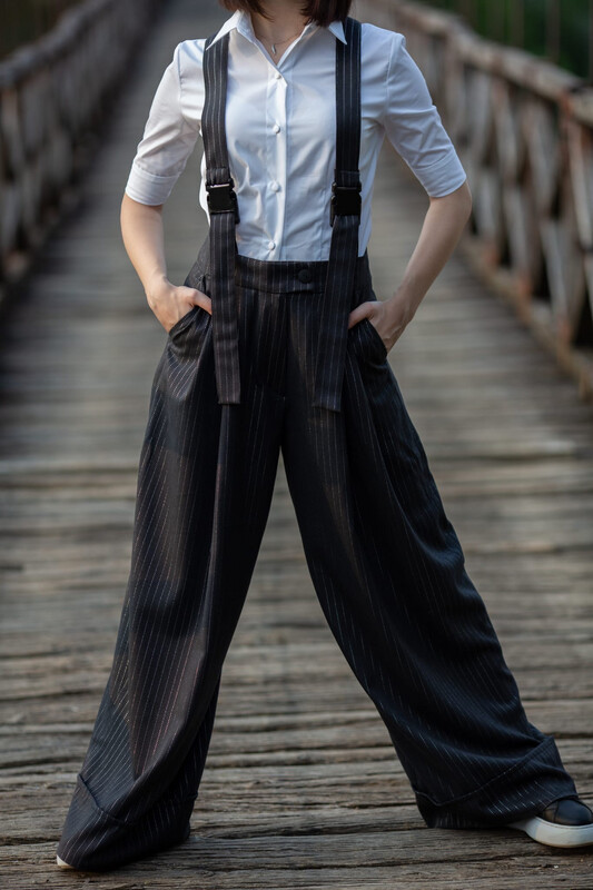 PANTALONE SA POKRETNIM TREGERIMA