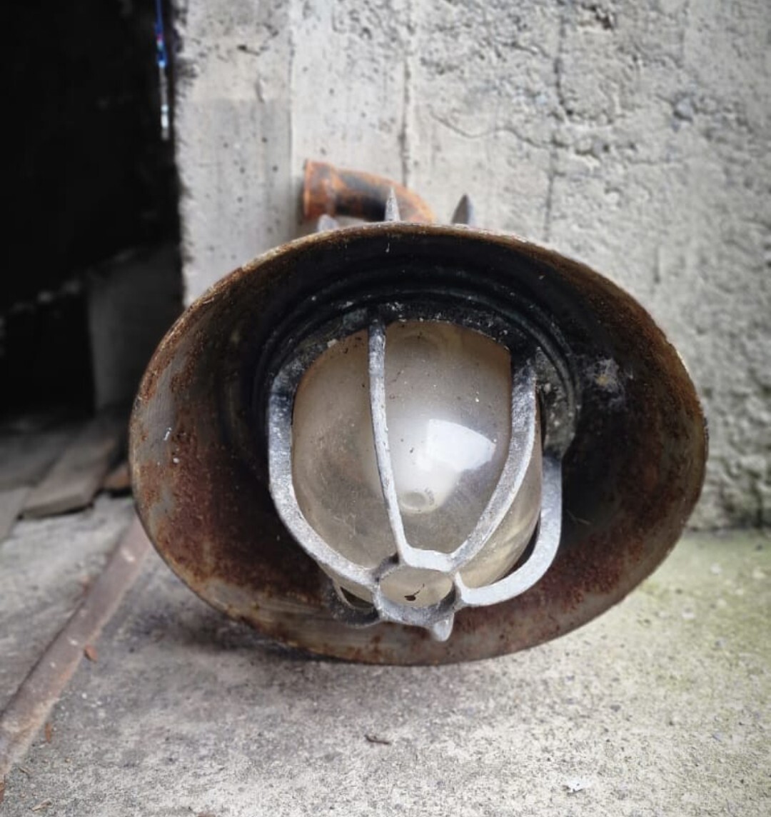 Lampade provenienza nave in ferro